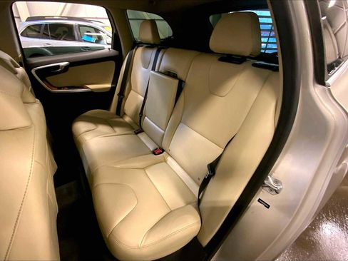Used 2017 Volvo XC60 T5 Inscription w/ Preferred Option Package image 20