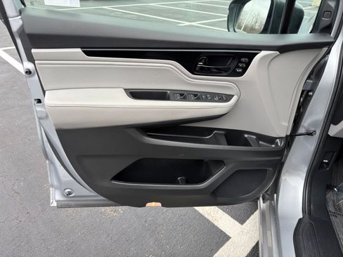 Used 2024 Honda Odyssey Touring image 11