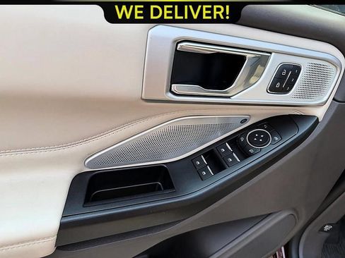 Used 2020 Ford Explorer Platinum w/ Premium Technology Package AWD/4WD image 10