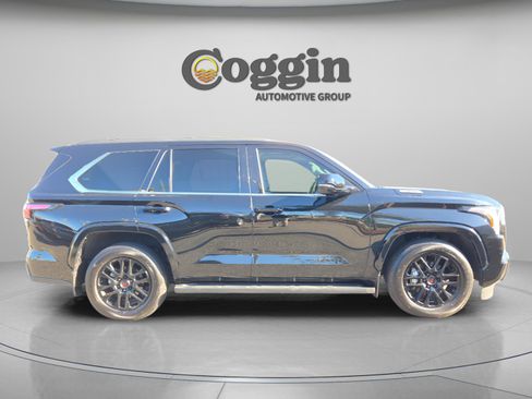 Used 2024 Toyota Sequoia SR5 image 6