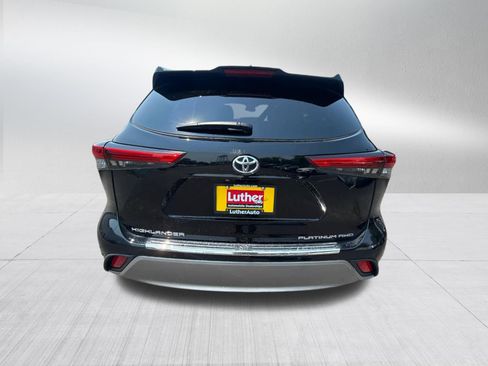 Used 2023 Toyota Highlander Platinum AWD/4WD image 6