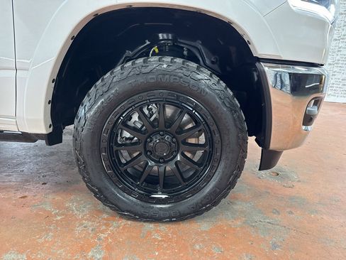 Used 2025 RAM 1500 Limited w/ Off Road Group image 9