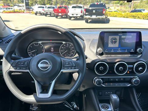 Used 2024 Nissan Sentra SV FWD image 30