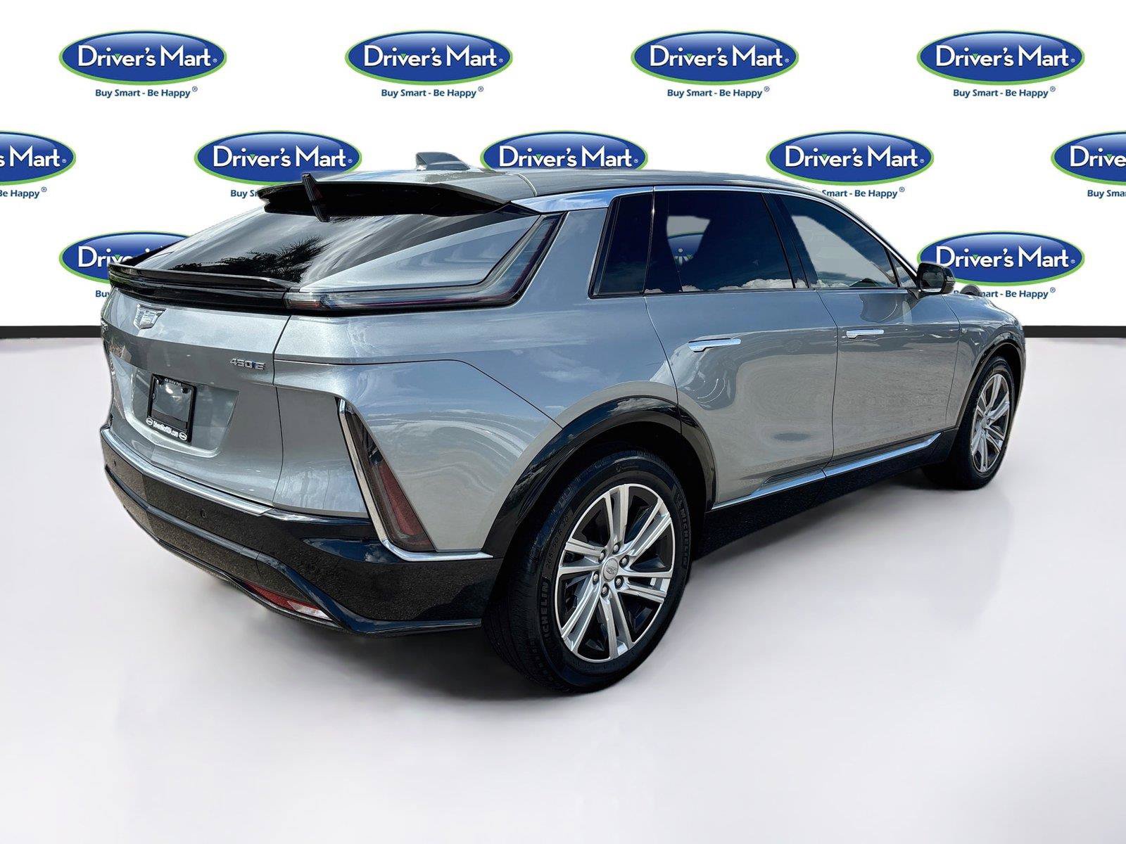 Used 2024 Cadillac Lyriq Tech RWD image 7
