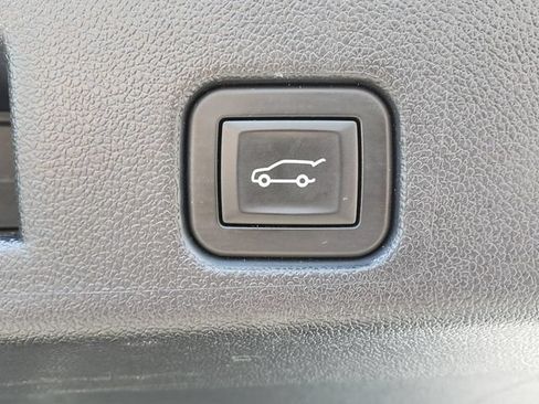 Used 2024 Chevrolet Traverse LT w/ Midnight/Sport Edition FWD image 10