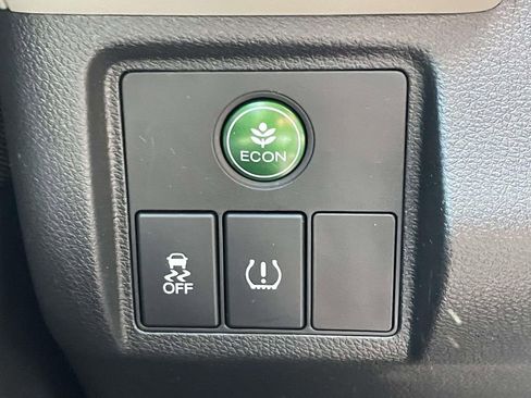 Used 2022 Honda HR-V LX image 17