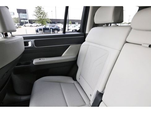 Used 2025 Hyundai Santa Fe SEL image 11