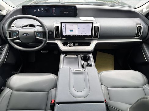 New 2026 Ford Expedition Max Active RWD image 2