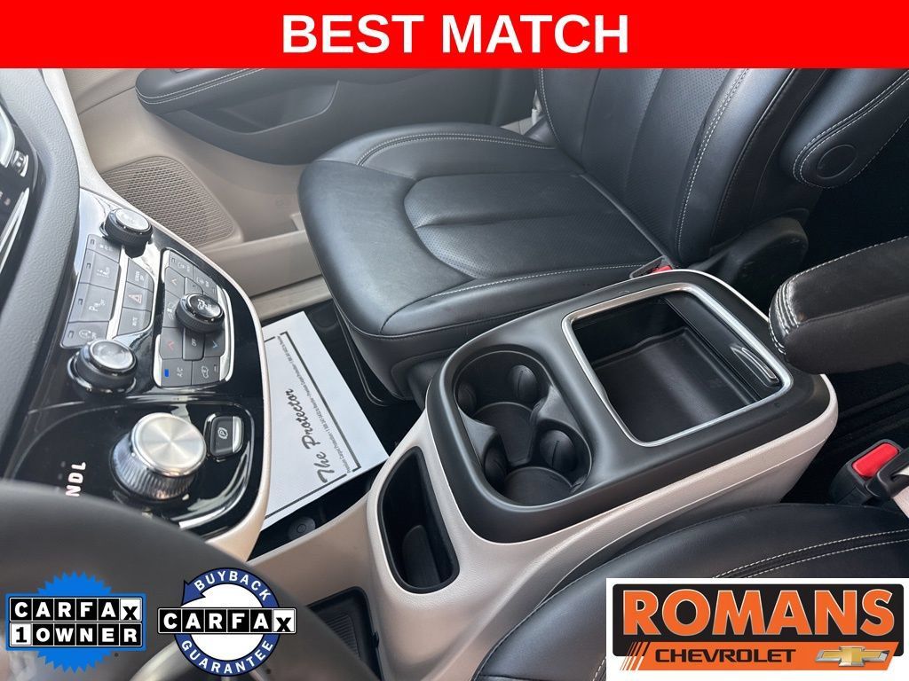 Used 2024 Chrysler Pacifica Touring-L FWD image 20