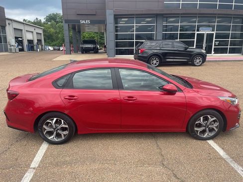 Used 2021 Kia Forte LXS FWD image 9