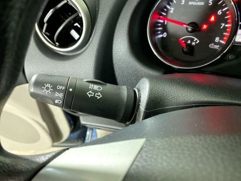 Used 2014 Nissan Rogue S image 11