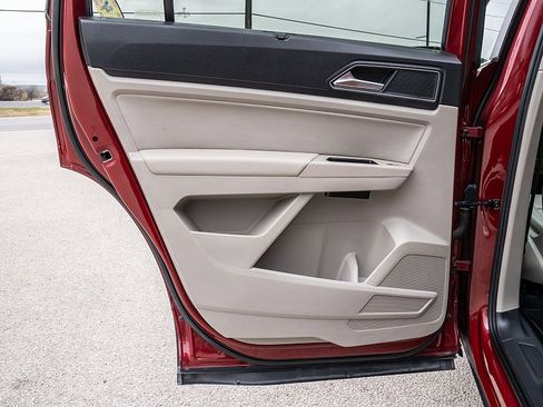 Used 2018 Volkswagen Atlas SE image 11