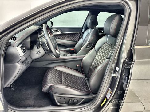 Used 2022 Genesis G70 3.3T RWD image 13