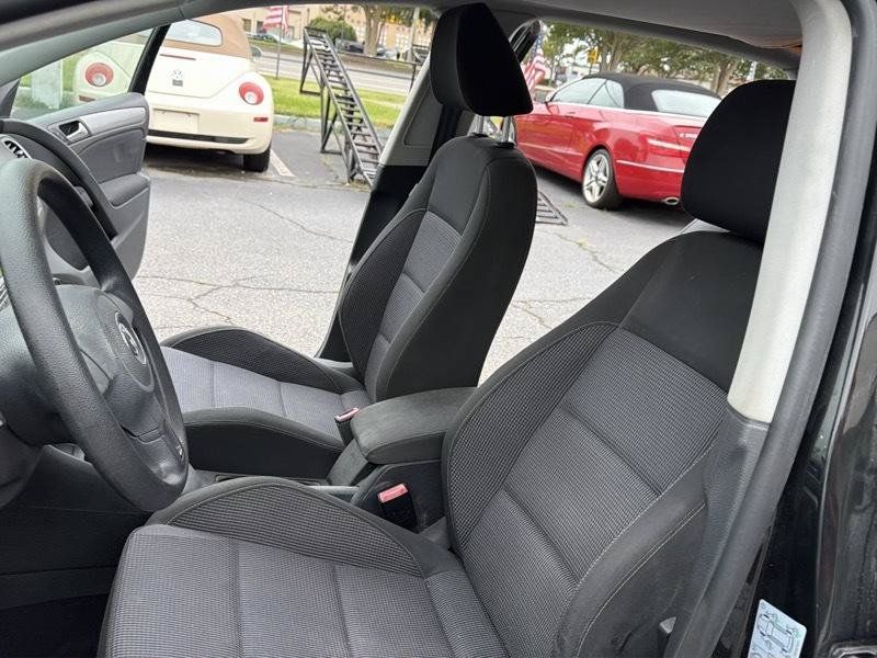 Used 2014 Volkswagen Golf 4-Door FWD image 13