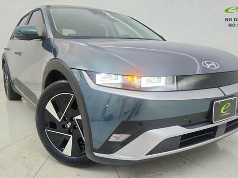 Used 2025 Hyundai Ioniq 5 SE RWD image 1