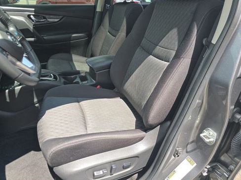 Used 2020 Nissan Rogue SV w/ Sun & Sound Touring Package AWD/4WD image 22