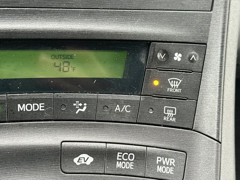 Used 2010 Toyota Prius Two image 28