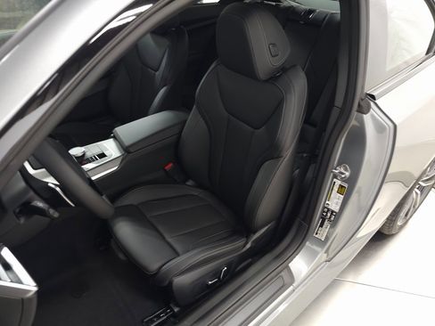 Used 2025 BMW 230i xDrive 230i xDrive w/ Convenience Package image 11