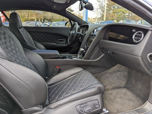 Used 2016 Bentley Continental GT image 32