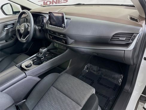 Certified 2023 Nissan Rogue SV image 31