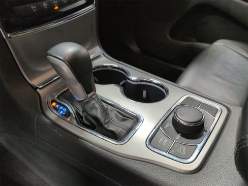 Certified 2020 Jeep Grand Cherokee Limited w/ Premium Lighting Group image 32