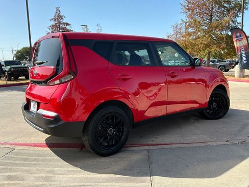 Used 2020 Kia Soul LX FWD image 6