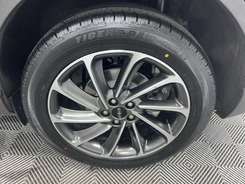 Certified 2023 Lincoln Corsair AWD w/ Equipment Group 101A image 10