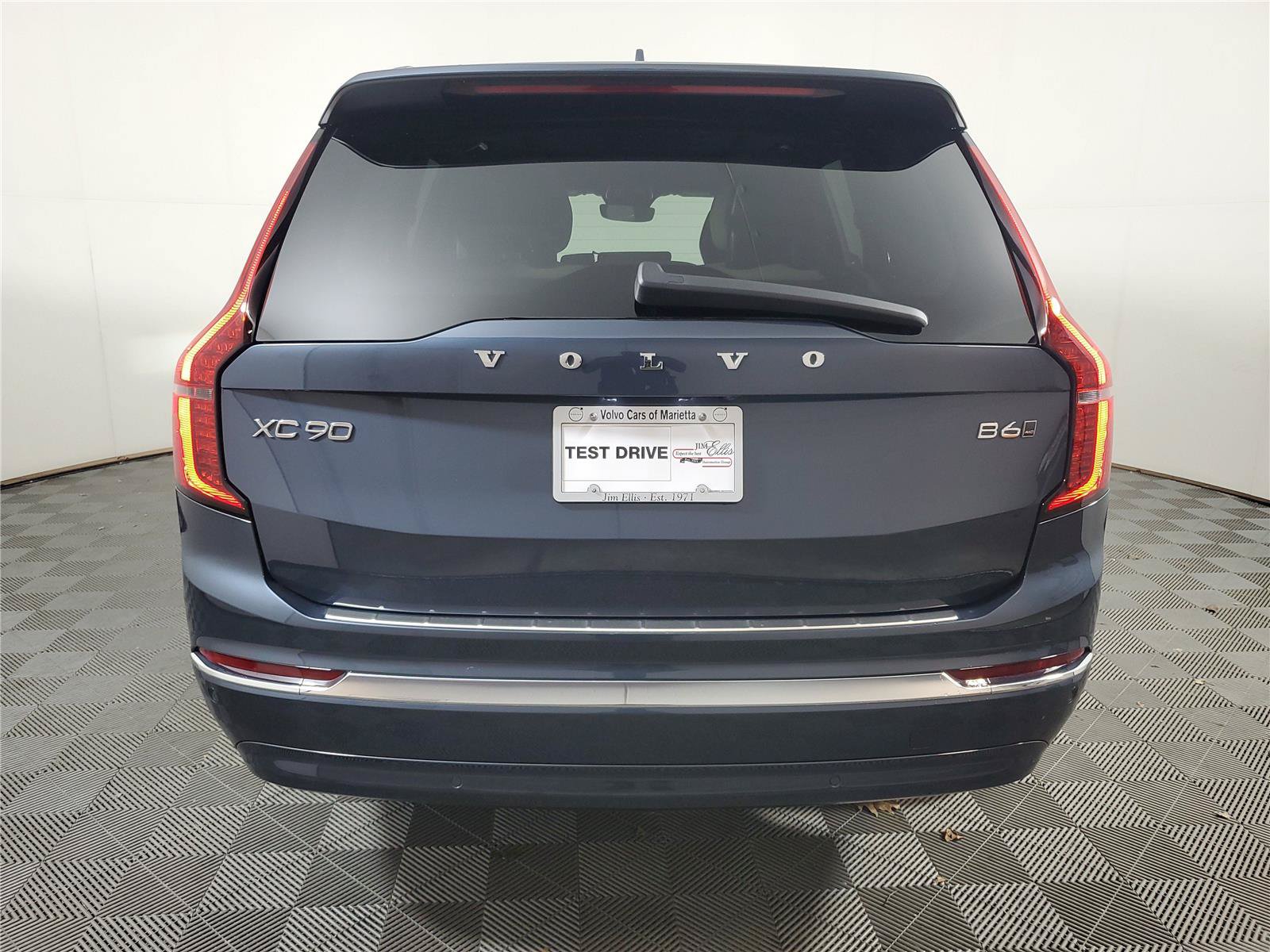 Certified 2026 Volvo XC90 B6 Plus AWD/4WD image 3