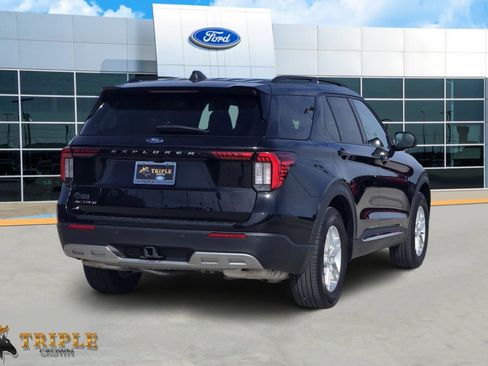 Certified 2025 Ford Explorer Active w/ Active Comfort Package image 5