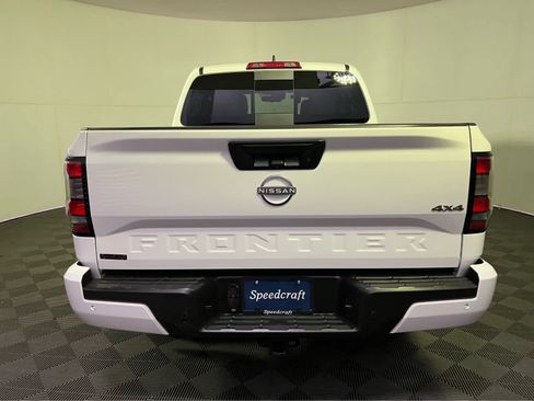 Used 2025 Nissan Frontier SV w/ SV Convenience Package AWD/4WD image 6