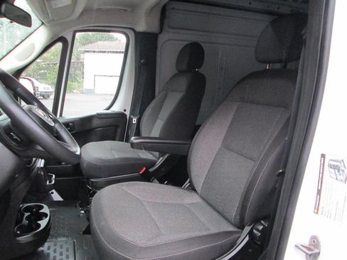Used 2023 RAM ProMaster 2500 image 8