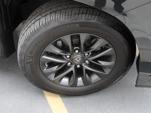 Used 2023 Lexus GX 460 Premium w/ Premium Package image 42