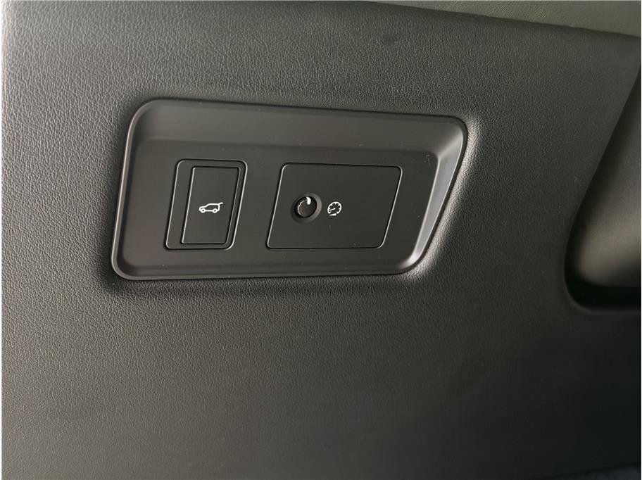 Used 2018 Land Rover Range Rover HSE AWD/4WD image 13
