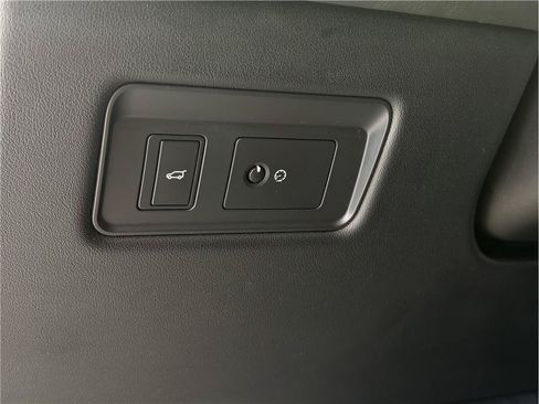 Used 2018 Land Rover Range Rover HSE AWD/4WD image 13