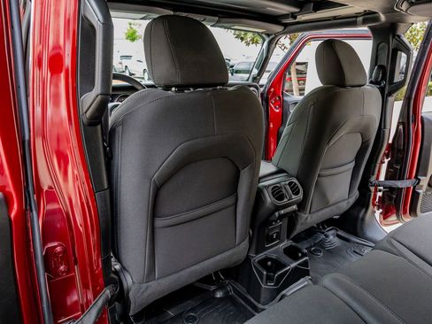 Used 2022 Jeep Wrangler Unlimited Sport AWD/4WD image 32