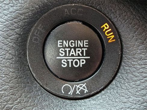 Used 2018 Jeep Cherokee Overland image 20