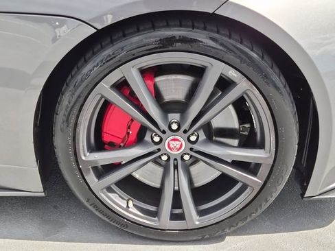 Used 2019 Jaguar F-TYPE SVR image 11