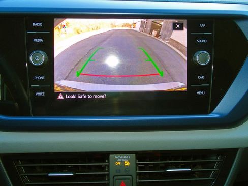 Used 2022 Volkswagen Taos SE image 23