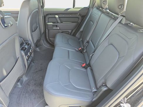 New 2026 Land Rover Defender 130 X-Dynamic SE AWD/4WD image 15