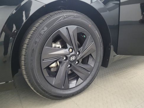 Used 2022 Hyundai Elantra SEL image 31