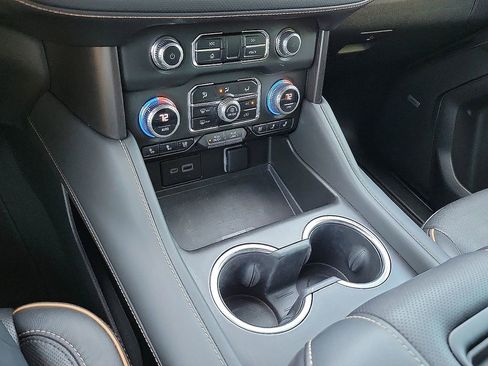 Used 2023 GMC Yukon AT4 w/ AT4 Premium Package AWD/4WD image 18