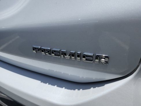 Used 2019 Chevrolet Equinox Premier FWD image 5