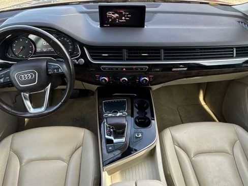 Used 2019 Audi Q7 3.0T Premium w/ Cold Weather Package AWD/4WD image 17