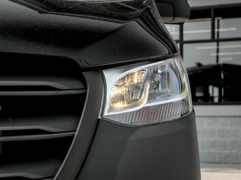 Used 2025 Mercedes-Benz Sprinter 2500 image 6