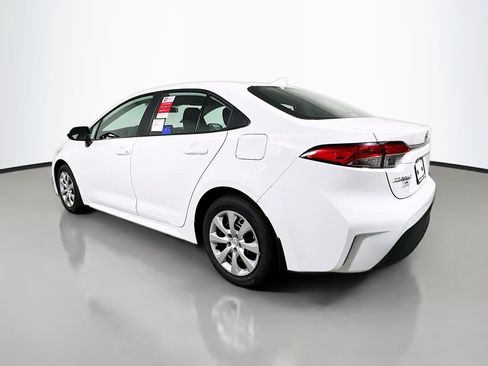 Used 2025 Toyota Corolla LE FWD image 8
