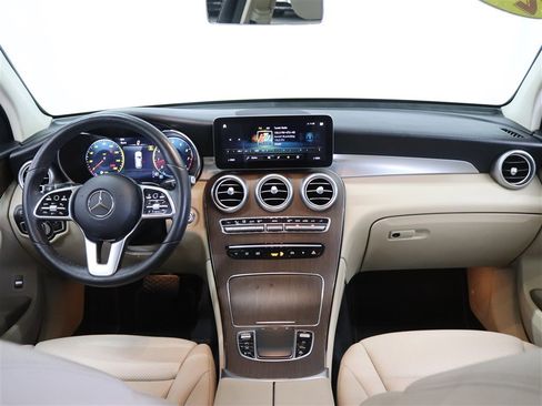 Used 2021 Mercedes-Benz GLC 300 4MATIC image 17