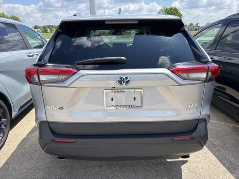 Certified 2023 Toyota RAV4 XLE Premium AWD/4WD image 7