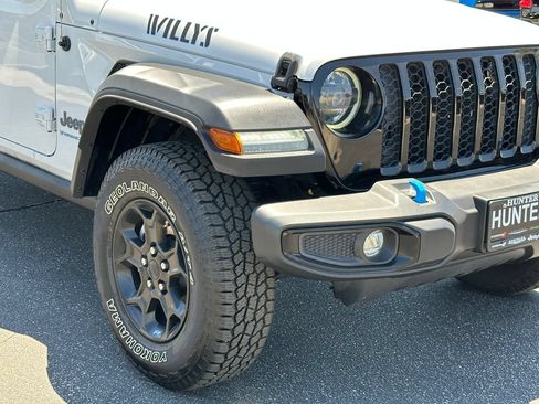 Used 2023 Jeep Wrangler Unlimited w/ 8.4" Radio Group AWD/4WD image 14