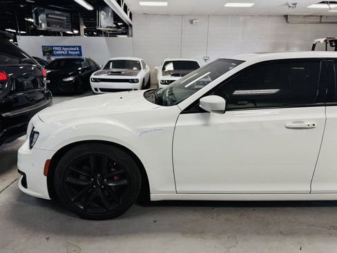 Used 2023 Chrysler 300 C RWD image 9