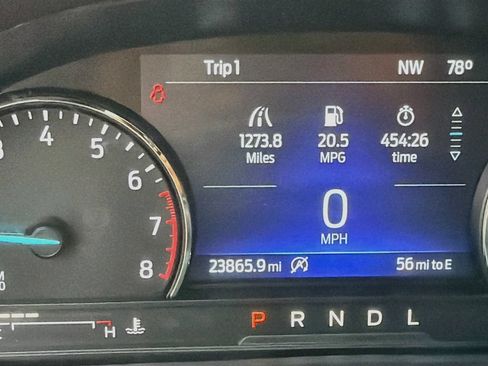 Used 2024 Ford Explorer XLT w/ Equipment Group 202A AWD/4WD image 14